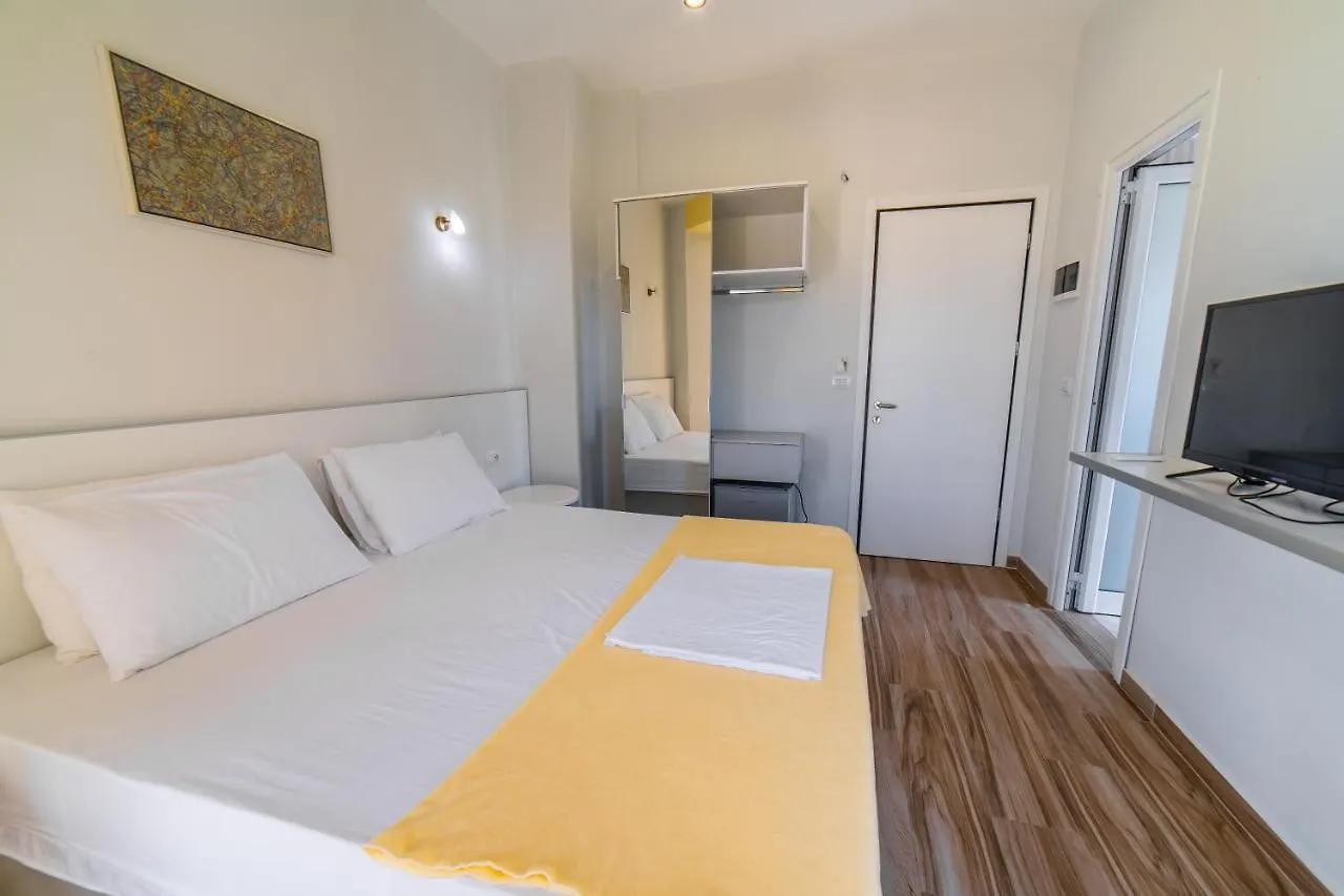 Hotel Nebo Ksamil 3*,  Albânia